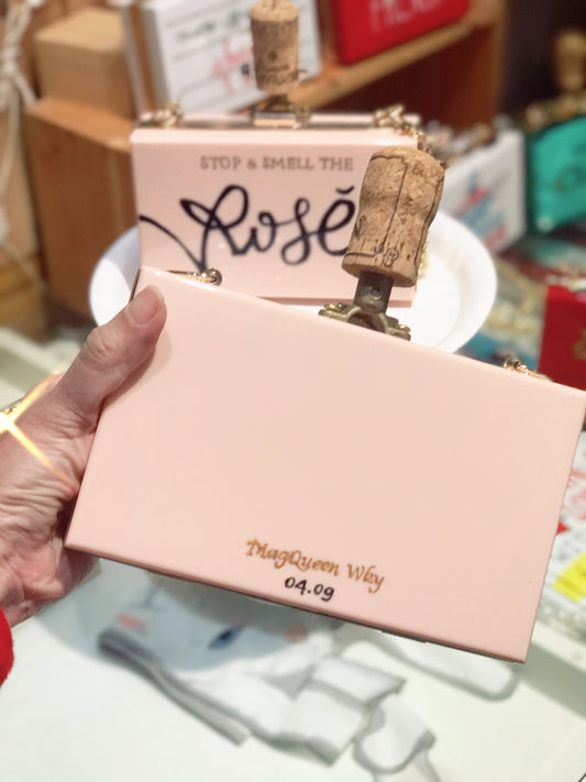 Special dates | Customise initials or dates at the back of clutch bag