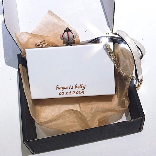 Special dates | Customise initials or dates at the back of clutch bag