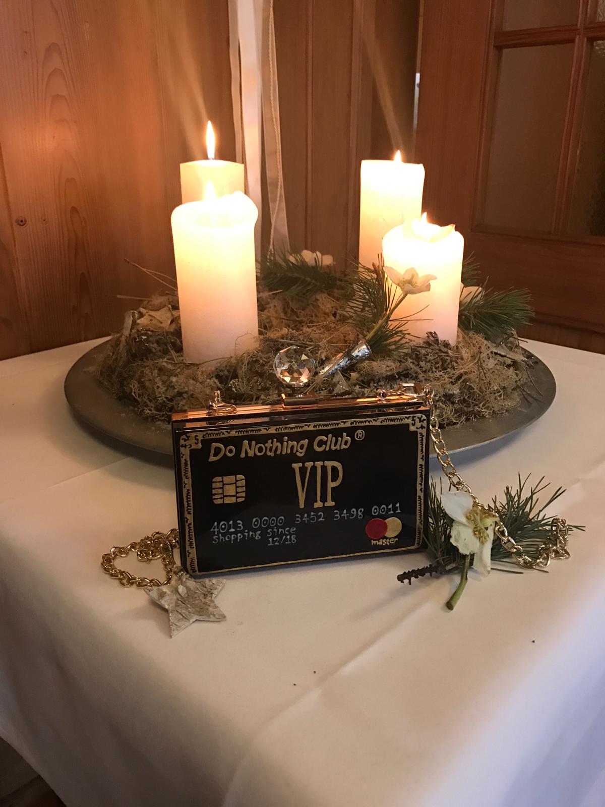 VIP Clutch | Black